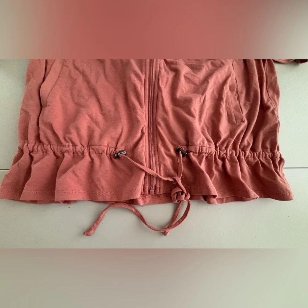 SET: Any Body | 2- pieces, cropped pants, matching top. Size: S.